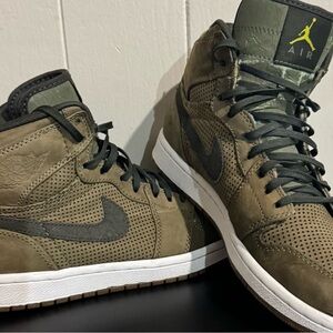 Nike Air Jordan Men's Khaki and Black Sneakers